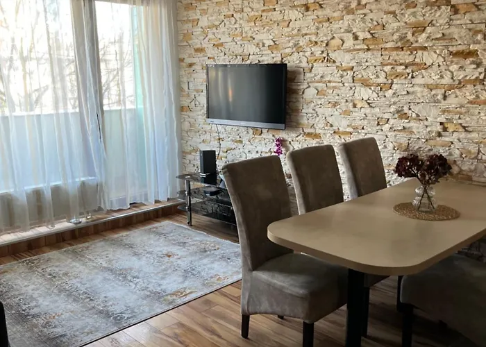 Danube Terrace With 2 Bedroom And Private Parking *