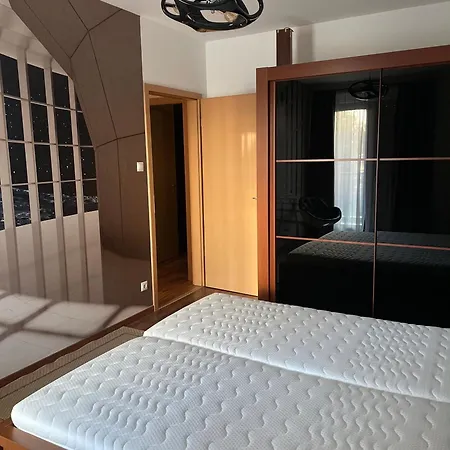 Apartamento Danube Terrace With 2 Bedroom With Free Air Conditioner And Private Parking